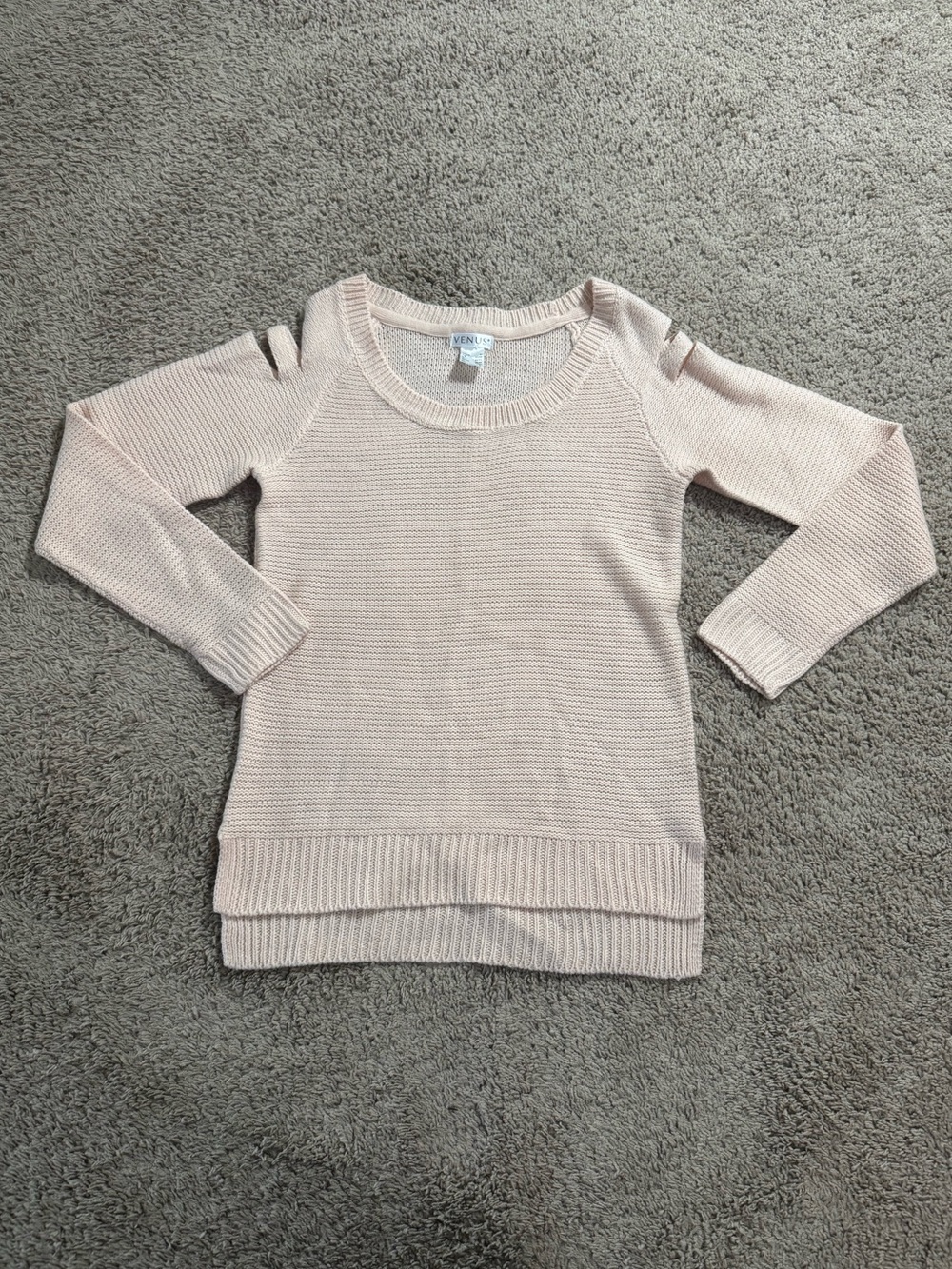 VENUS Women's Scoop-Neck Cold Shoulder Sweater in Blush